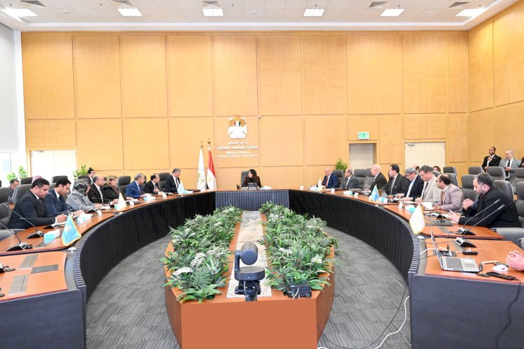 وزيرة الإسكان تعقد اجتماعًأ موسعًا لمتابعة موقف تنفيذ مشروعات المبادرة الرئاسية "حياة كريمة"