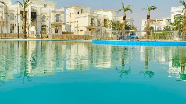 وزيرة الإسكان تتابع سير العمل بالحدائق المركزية "النهر الأخضر" والحي السكني الخامس بالعاصمة  الجديدة