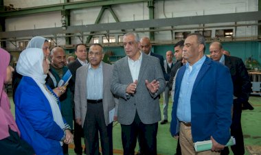 وزير الإنتاج الحربي يتفقد شركتي "حلوان للصناعات الهندسية" و"حلوان للمسبوكات"