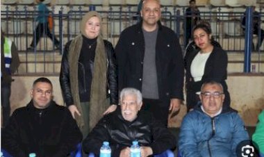 حسن شحاتة يزور نادي النصر لمتابعة حفيده في مباراة ودية