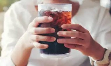 دراسة تحذر: تناول مشروبين غازيين يوميًا يزيد خطر الإصابة بمرض رئوي قاتل