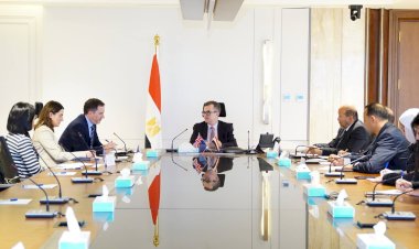 وزير التخطيط يلتقي السفير البريطاني لبحث تعزيز التعاون الاقتصادي