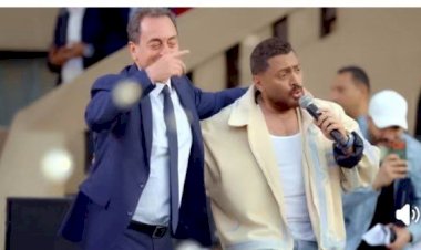 تامر حسني يشيد بالسفير الفرنسى بعد وصلة رقص عفوية: نورت الحفلة