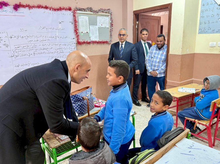 وزير التربية والتعليم يفاجئ مدارس قنا لمتابعة انضباط سير العملية التعليمية
