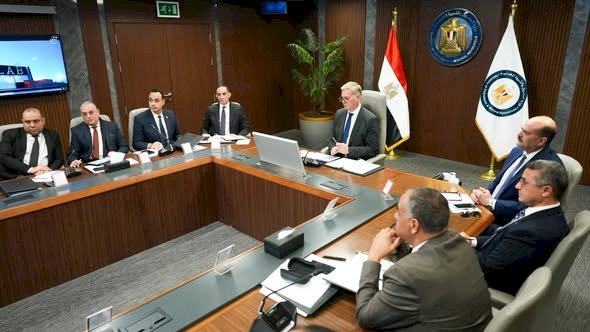 وزير البترول يشيد بشركة إيلاب لقدرتها على تلبية الطلب المحلي وتصدير منتجاتها عالميًا