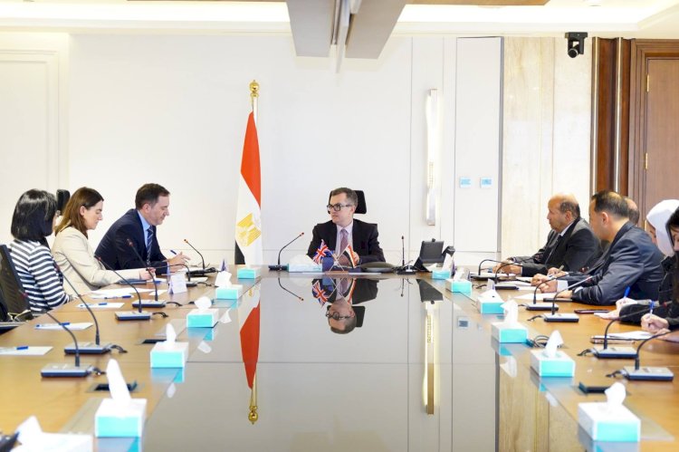 وزير التخطيط يلتقي السفير البريطاني لبحث تعزيز التعاون الاقتصادي
