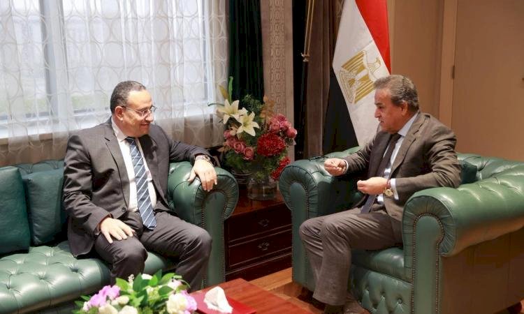 وزيرا الصحة والتعليم العالي يبحثان استراتيجية وطنية  موسعة لتدريب وتأهيل الكوادر الطبية