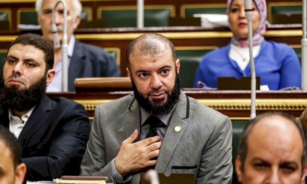 رئيس برلمانية حزب النور يطالب بوقف عرض فيلم السلم والثعبان