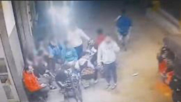 إصابة سيدة إثر سقوط جزء من بلكونة بأحد شوارع المنصورة