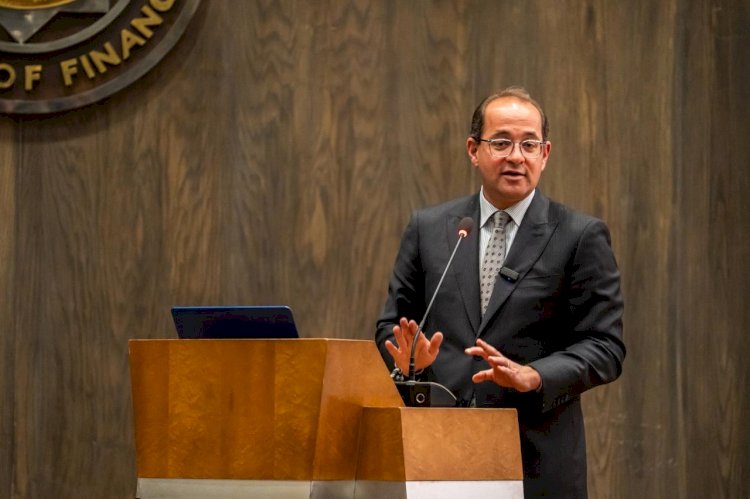 وزير المالية :ما تصدروش مشاكل للمواطنين.. وساعدوهم على حل أي تحديات تواجههم»