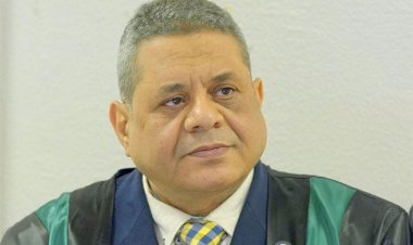 الصحفي خالد حسن  يحذر في رسالة دكتوراة: خطورة علاقات المراهقين عبر منصات التواصل