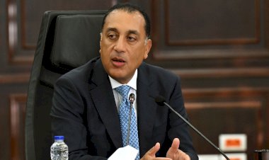 رئيس الوزراء: زيادة استثنائية في أجور المعلمين والعاملين بالقطاع الصحي