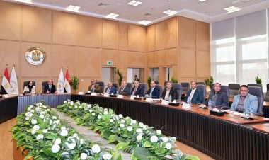 وزير الموارد المائية والري ومحافظ البحيرة يناقشان تعزيز التعاون المشترك، ويبحثان حالة المنظومة المائية بمحافظة البحيرة