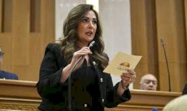 أميرة العادلى: الأطفال حتى سن العامين يستخدمون الموبايل كالأكل والشرب