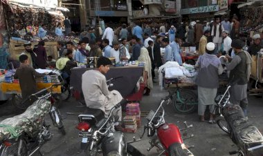 باكستان تأمر بإغلاق المحال التجارية بحلول الـ9 مساءً ترشيداً للطاقة