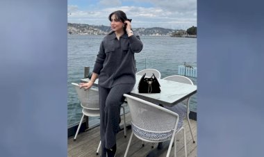 بوسي تخطف الأنظار بإطلالة أنيقة على ضفاف البوسفور في تركيا