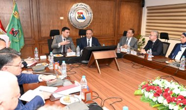 وزارة الصناعة تبحث حوكمة طرح الأراضي الصناعية وتيسير الإجراءات على المستثمرين