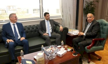 وزراء "الكهرباء" و"البترول" و"الصناعة" يبحثون ملفات العمل المشتركة وضمان الاستدامة