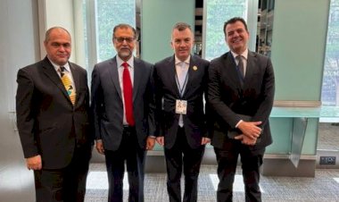 وزير التخطيط يلتقي نائب رئيس مجموعة البنك الإسلامي للتنمية لتعزيز مجالات التعاون المشترك