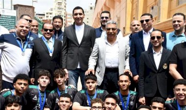 وزير الشباب والرياضة ومحافظ الدقهلية يقومان بجولة تفقدية بنادي جزيرة الورد