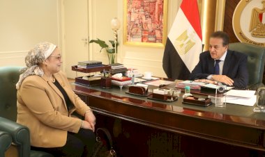 وزير الصحة يكرم الدكتورة نانسي الجندي لبلوَغها السن القانونية للمعاش