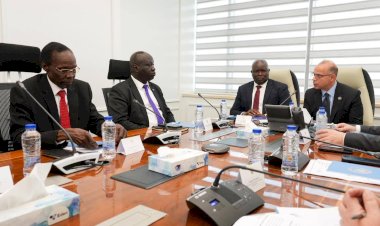 وزير الاستثمار يبحث مع نظيره بجنوب السودان تعزيز التعاون الاستثماري والتجاري