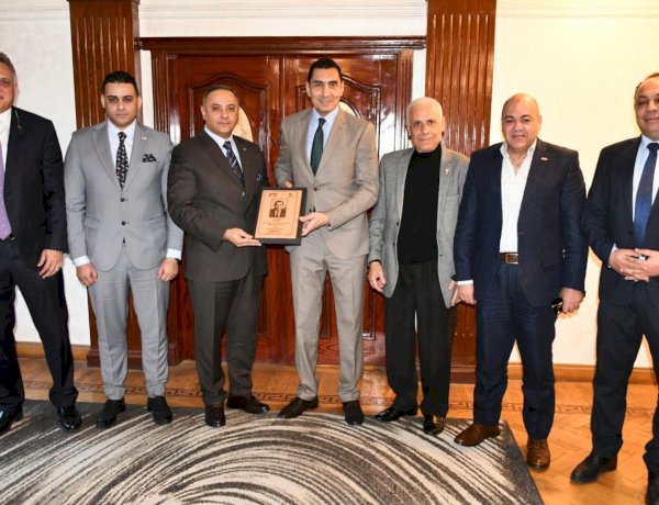 وزير الرياضة يعقد اجتماعًا مع مجلس إدارة اتحاد التجديف