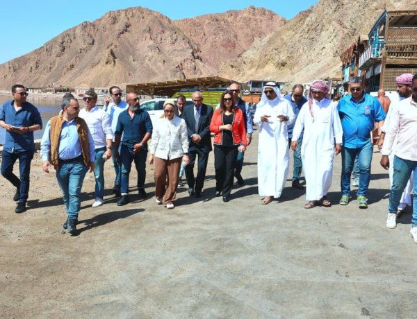 وضع مخطط متكامل لتطوير الخدمات بمنطقة "البلو هول" بمحمية "أبو جالوم" بمدينة دهب بالتعاون مع المجتمع المحلي