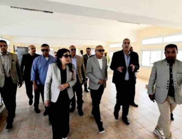 وزيرة الإسكان تصل محافظة الأقصر لتفقد عدد من مشروعات مياه الشرب والصرف الصحي بالمحافظة