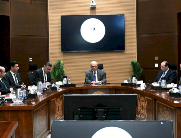 نائب رئيس الوزراء للشئون الاقتصادية يعقد اجتماعا لمتابعة جهود توفير السلع ومستلزمات الإنتاج