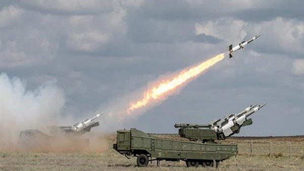 إعلام إسرائيلي: إطلاق أكثر من 60 صاروخا من لبنان باتجاه إسرائيل منذ صباح اليوم