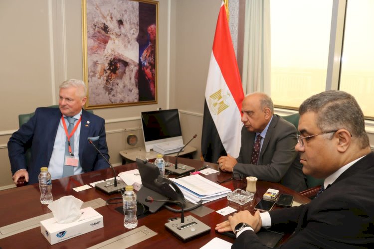 وزير الكهرباء يبحث مع "باوكو" الألمانية توطين صناعة مواسير وأنابيب الضغط