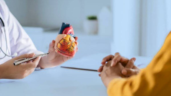 من هم الأكثر عرضة للإصابة بأمراض القلب؟.. طرق الوقاية