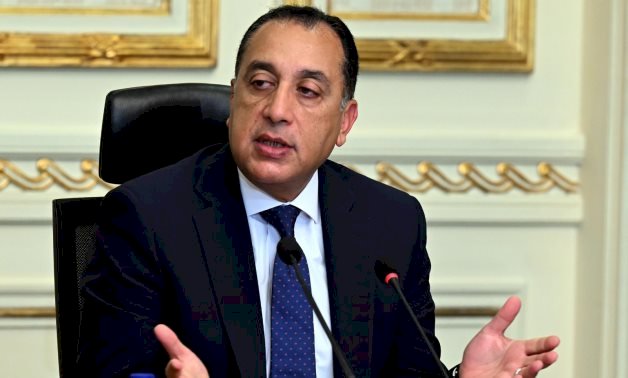 جولة تفقدية لرئيس الوزراء لعدد من المصانع ببنها