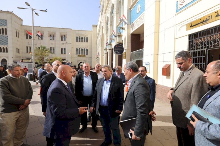 كامل الوزير يتفقد محطة رمسيس ويكرم 22 عاملاً لتفانيهم في السلامة وكفاءة التشغيل