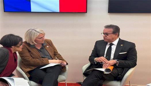 وزير الصحة يبحث مع نظيرته الفرنسية تعزيز التعاون المشترك ودعم القطاع الصحي