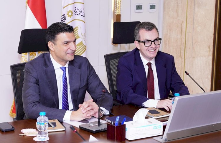 وزيرا التخطيط والصناعة يبحثان تسريع ترفيق المناطق الصناعية لتعزيز كفاءة الاستثمارات الصناعية