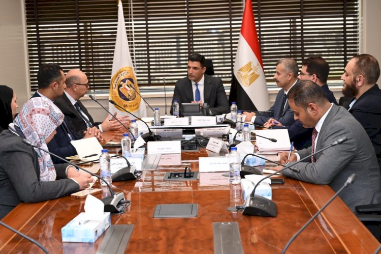 وزير الصناعة يبحث مع مجموعة سان جوبان مصر خطط التوسع في مصر وتعزيز الاستثمارات في مواد البناء المستدامة ودعم الاقتصاد الأخضر