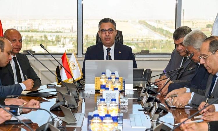 وزير التموين يترأس أول اجتماع للجنة العليا للمشروع القومي (كاري أون)