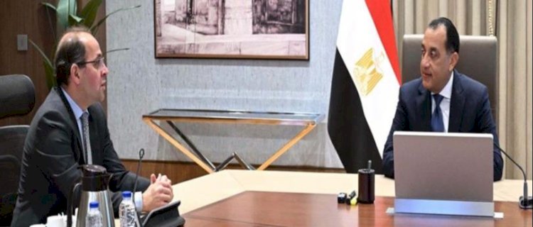رئيس الوزراء يستعرض مع وزير المالية أبرز النشاطات في اجتماعات صندوق النقد والبنك الدوليين