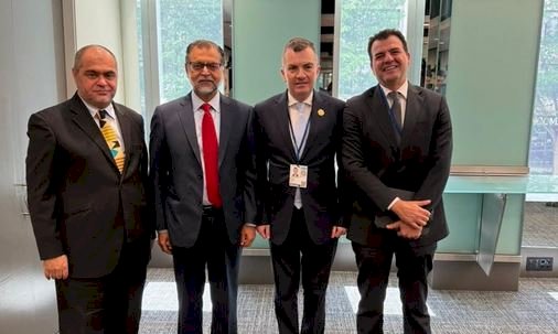 وزير التخطيط يلتقي نائب رئيس مجموعة البنك الإسلامي للتنمية لتعزيز مجالات التعاون المشترك