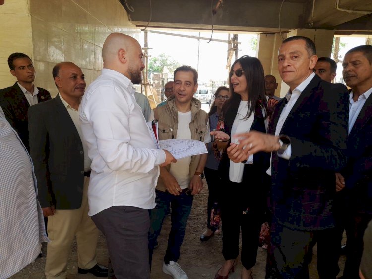وزيرة الثقافة ومحافظ أسوان يتفقدان المواقع الثقافية بالمحافظة