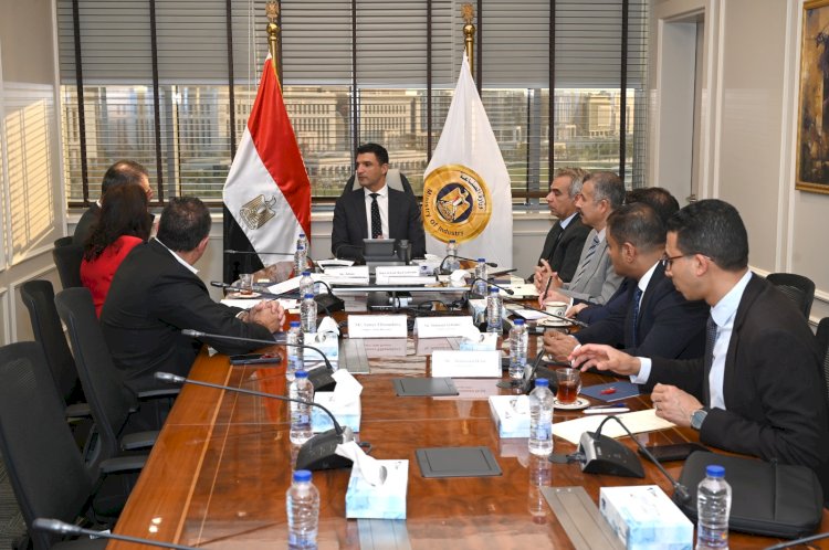 وزير الصناعة يبحث مع شركة كوكاكولا هيلينك مصر الخطط التوسعية للشركة بالسوق المصري