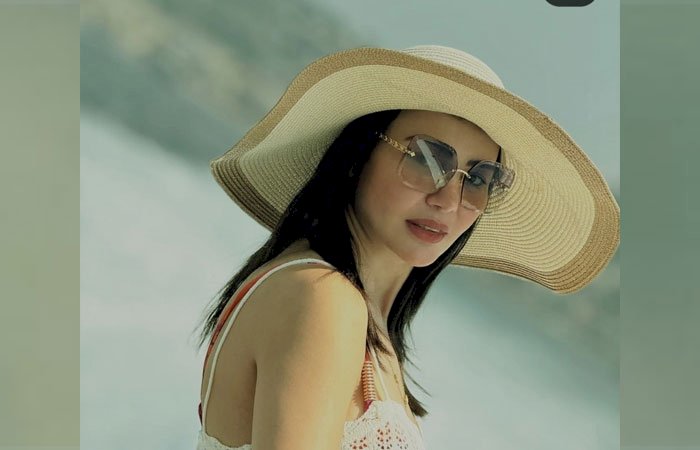 دينا فؤاد تخطف الأنظار عبر إنستجرام