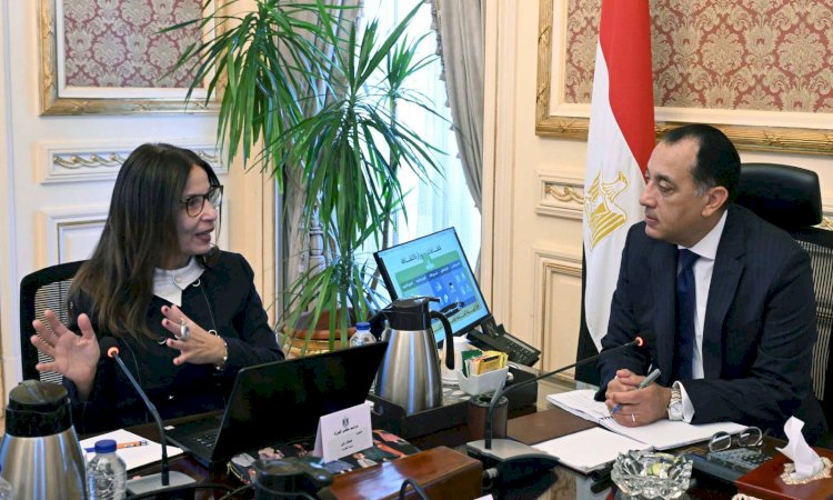 رئيس الوزراء يستعرض مع وزيرة الثقافة الأهداف الاستراتيجية للوزارة وخططها حتى أبريل 2026