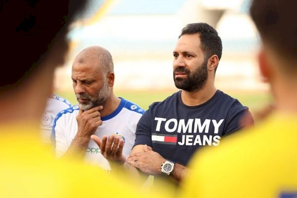 حسنى عبد ربه يطمئن على نجم الإسماعيلى ويوجه الشكر لمدير المجمع الطبى