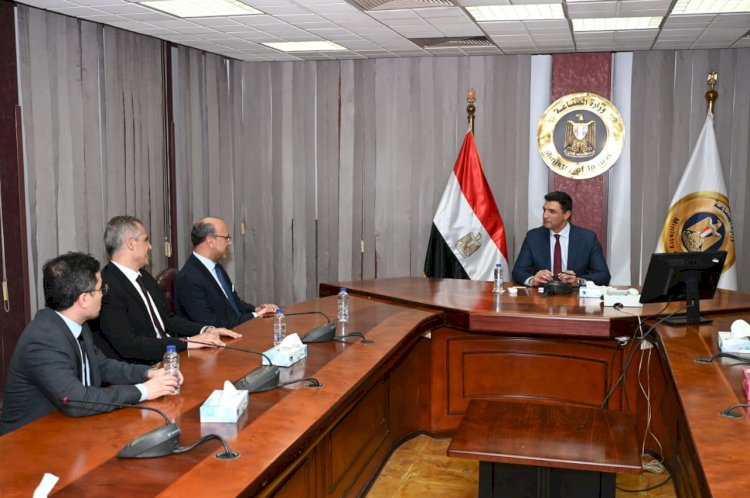 وزير الصناعة يبحث مع وفد مجموعة صافولا للأغذية أنشطة المجموعة في مصر وخططها التوسعية المستقبلية