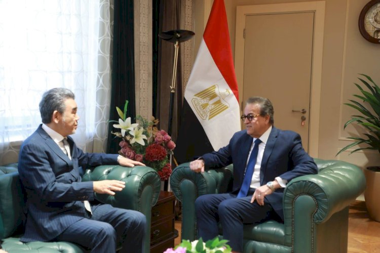 وزير الصحة يستقبل رئيس جامعة هيروشيما اليابانية لبحث تعزيز التعاون في التعليم الطبي