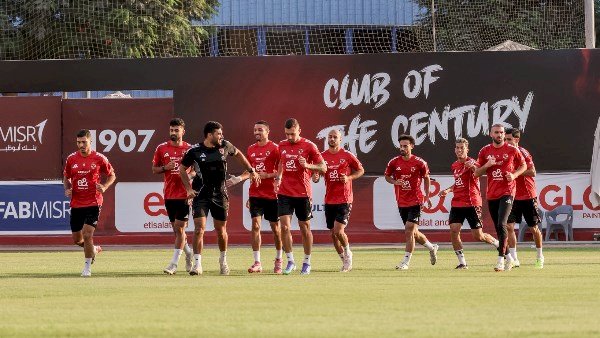 الأهلى يختتم اليوم تحضيراته لقمة الدورى ويدخل معسكرًا مغلقًا للزمالك