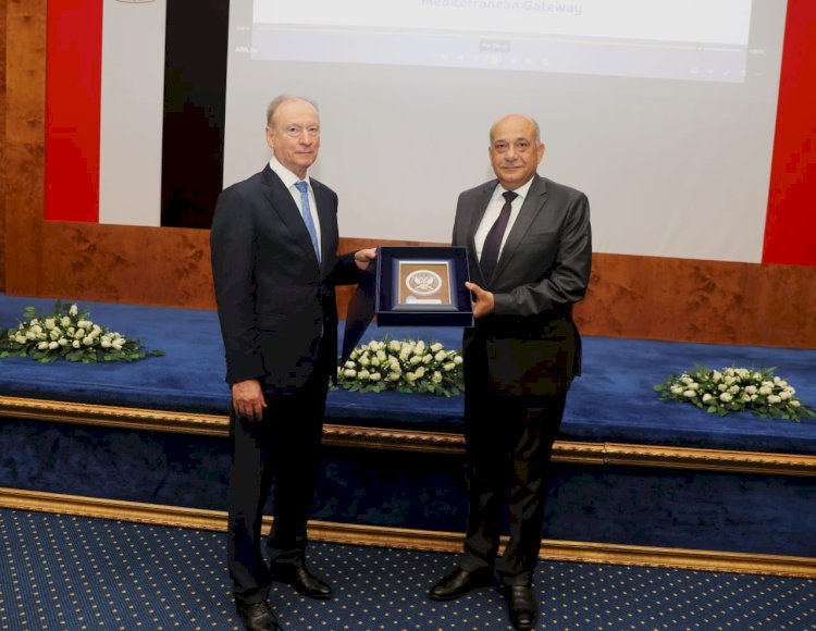 ميناء الإسكندرية يستقبل وفدًا روسيًا رفيع المستوى لبحث تعزيز التعاون في النقل البحري